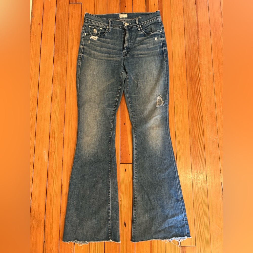 Mother women’s jeans size 28 The Weekender fray graffiti girl flare